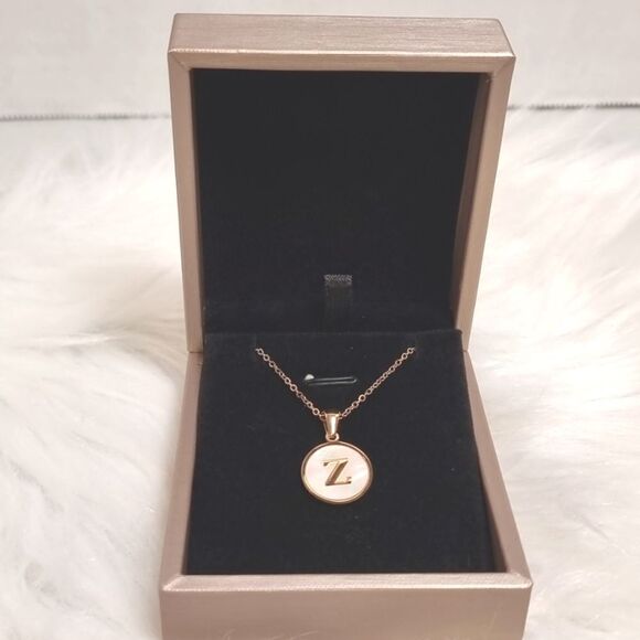 SHELL INITIAL PENDANT NECKLACE stainless steel gold plated Y or Z - Picture 3 of 10